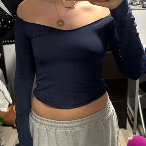 Navy longsleeve from Edikted